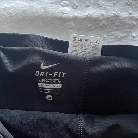 Nike dri fit running shorts - Picture 4 of 4